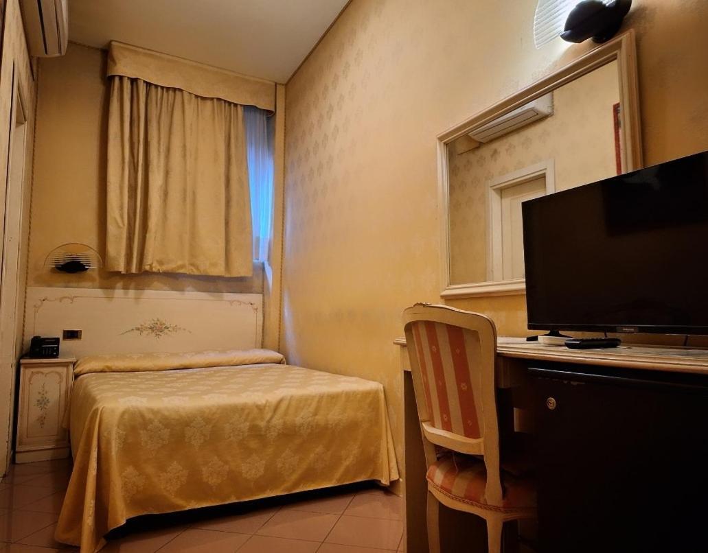 ונציה Hotel Lux מראה חיצוני תמונה
