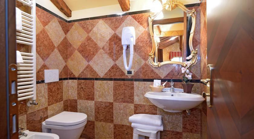 ונציה Hotel Lux מראה חיצוני תמונה